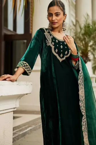 Women Ethnic Motifs Embroidered Regular Velvet Kurta with Trousers & Dupatta