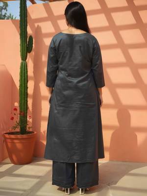 Women Ethnic Motifs Embroidered Thread Work Pure Cotton Kurta with Palazzo 5