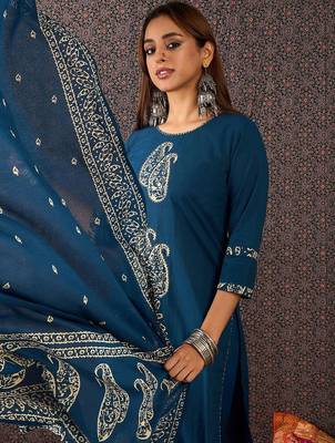 Printed Round Neck Thread Work Pure Cotton Straight Kurta With Trousers & Dupatta 4