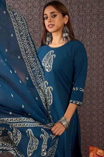 Printed Round Neck Thread Work Pure Cotton Straight Kurta With Trousers & Dupatta