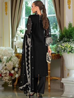 Ethnic Motifs Embroidered V-Neck Straight Kurta With Trousers & Dupatta 5
