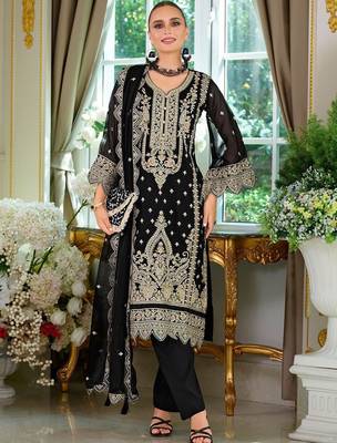 Ethnic Motifs Embroidered V-Neck Straight Kurta With Trousers & Dupatta 6