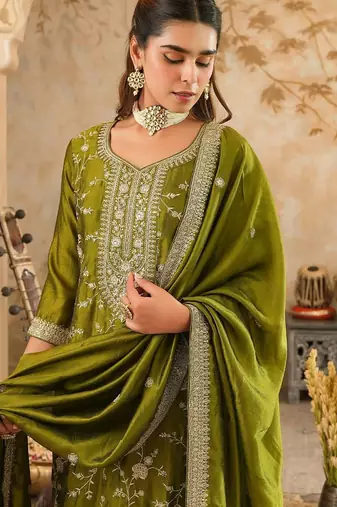 Ethnic Motifs Embroidered Regular Sequinned Kurta with Trousers & Dupatta
