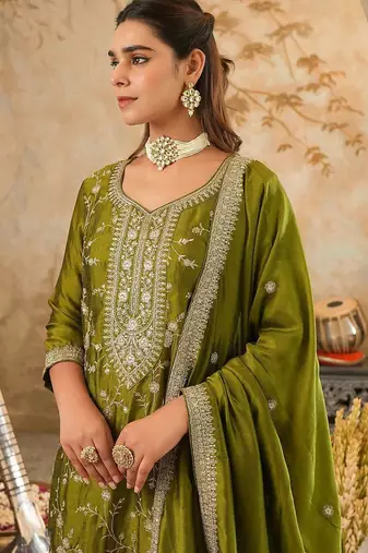 Ethnic Motifs Embroidered Regular Sequinned Kurta with Trousers & Dupatta