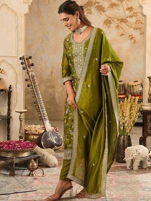 Ethnic Motifs Embroidered Regular Sequinned Kurta with Trousers & Dupatta 4