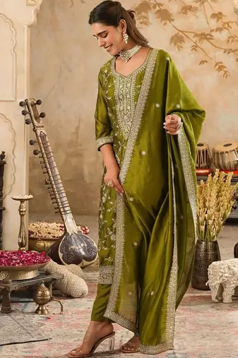 Ethnic Motifs Embroidered Regular Sequinned Kurta with Trousers & Dupatta