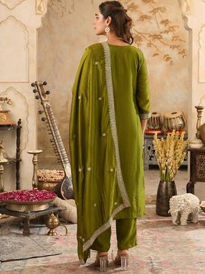 Ethnic Motifs Embroidered Regular Sequinned Kurta with Trousers & Dupatta 5