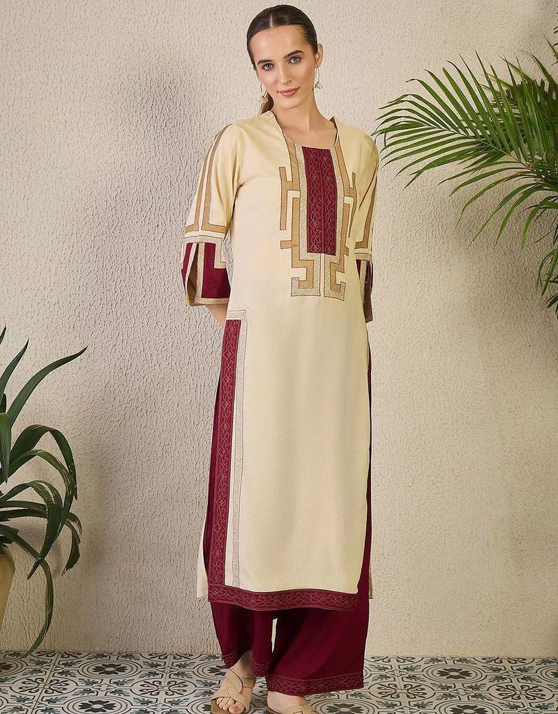 Women Ethnic Motifs Embroidered Regular Thread Work Kurta with Trousers