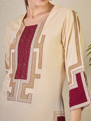 Women Ethnic Motifs Embroidered Regular Thread Work Kurta with Trousers 3