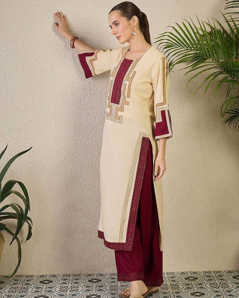Women Ethnic Motifs Embroidered Regular Thread Work Kurta with Trousers