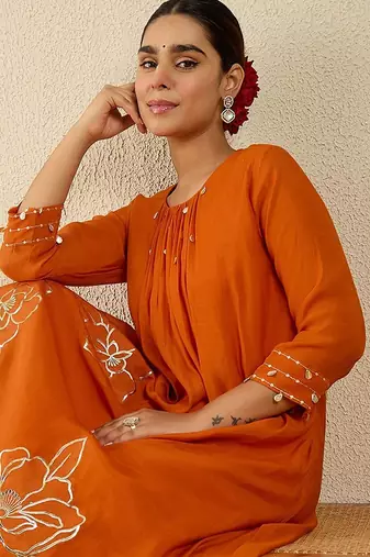Women Floral Embroidered Regular Gotta Patti Kurta with Trousers