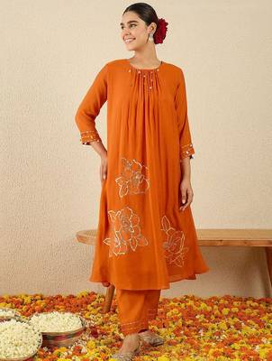 Women Floral Embroidered Regular Gotta Patti Kurta with Trousers 1