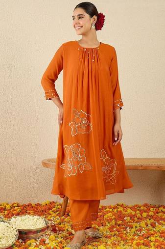 Women Floral Embroidered Regular Gotta Patti Kurta with Trousers