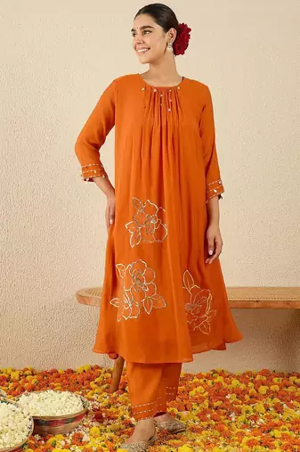 Women Floral Embroidered Regular Gotta Patti Kurta with Trousers