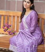 Women Floral Embroidered Regular Thread Work Kurta with Trousers & Dupatta