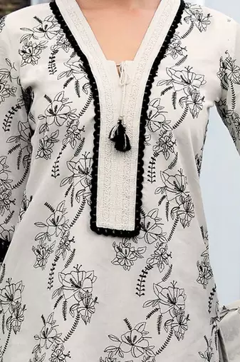 Floral Embroidered Regular Thread Work Pure Cotton Kurta & Trousers With Dupatta