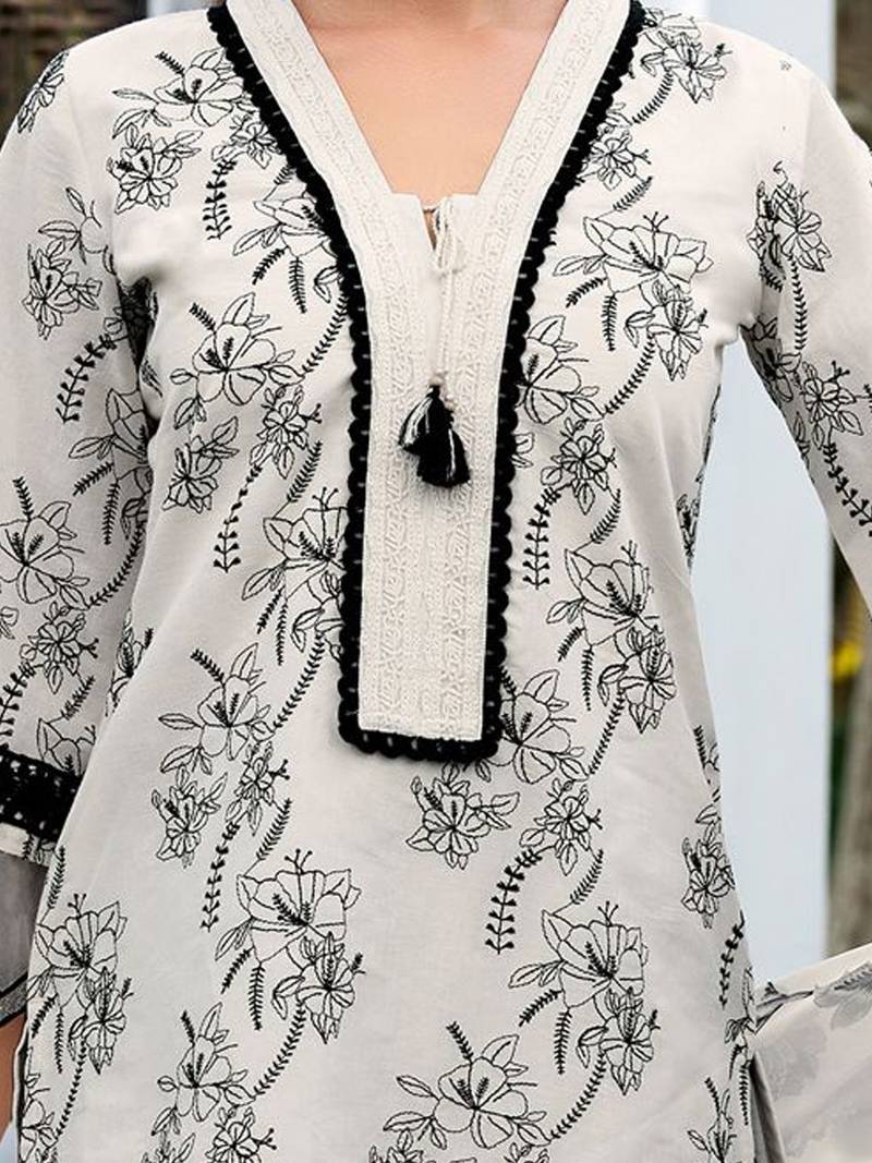 Floral Embroidered Regular Thread Work Pure Cotton Kurta & Trousers With Dupatta