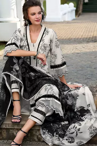 Floral Embroidered Regular Thread Work Pure Cotton Kurta & Trousers With Dupatta