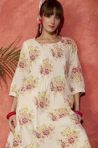 Women Floral Printed Cotton Kurta with Trousers
