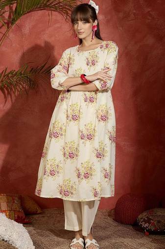 Women Floral Printed Cotton Kurta with Trousers