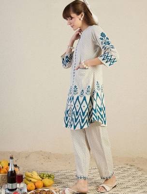Ethnic Motifs Printed Thread Work Mandarin Collar A-Line Kurta With Trousers 4