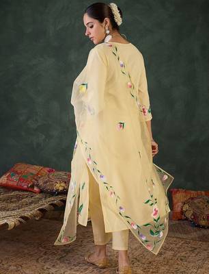 Floral Embroidered Neck Pure Cotton Kurta With Trousers & Dupatta 5