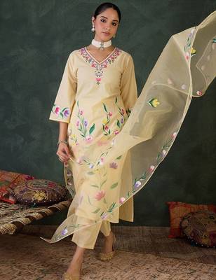 Floral Embroidered Neck Pure Cotton Kurta With Trousers & Dupatta 6
