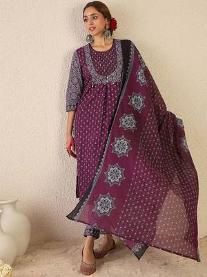 Women Ethnic Motifs Printed Pure Cotton Kurta with Trousers & Dupatta Kurta Sets 2