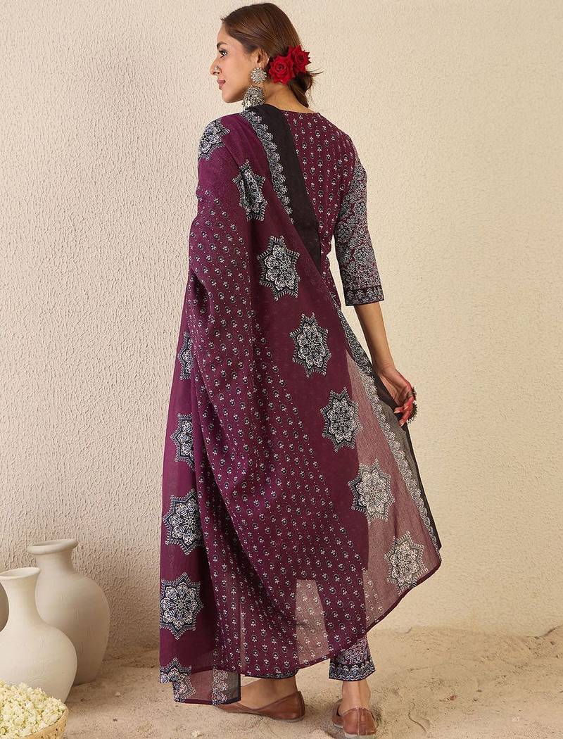Women Ethnic Motifs Printed Pure Cotton Kurta with Trousers & Dupatta Kurta Sets