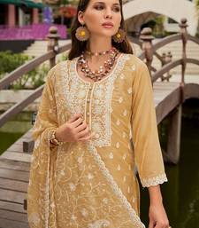 Floral Embroidered Round Neck Thread Work Organza Kurta With Trousers & Dupatta