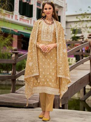 Floral Embroidered Round Neck Thread Work Organza Kurta With Trousers & Dupatta 1