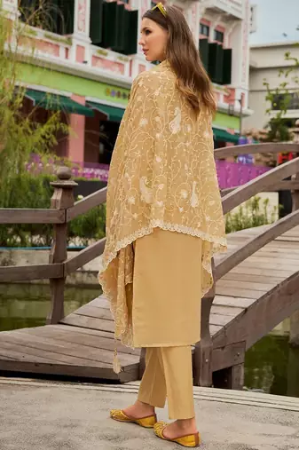 Floral Embroidered Round Neck Thread Work Organza Kurta With Trousers & Dupatta