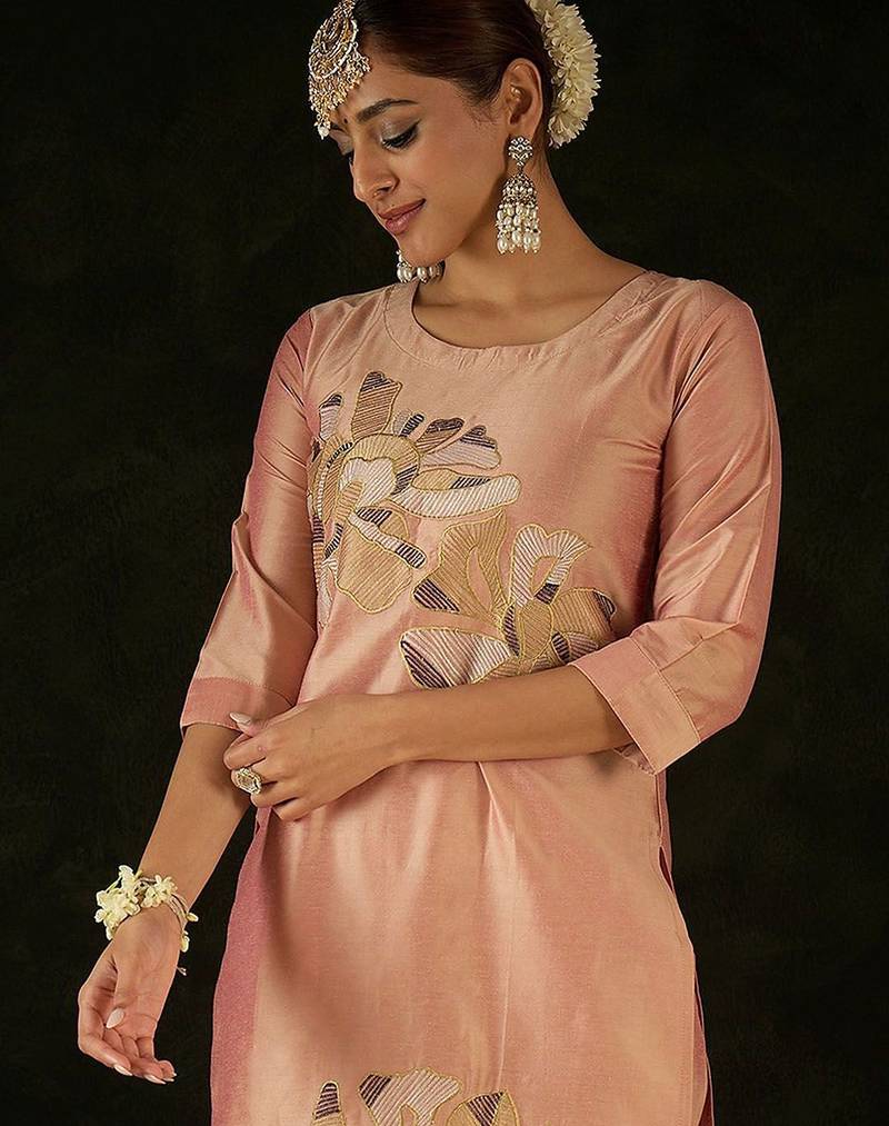 Women Floral Embroidered Regular Thread Work Kurta with Trousers