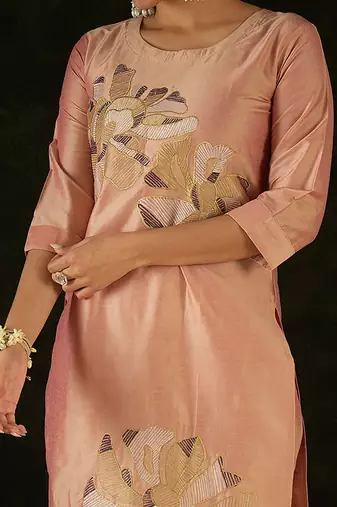 Women Floral Embroidered Regular Thread Work Kurta with Trousers