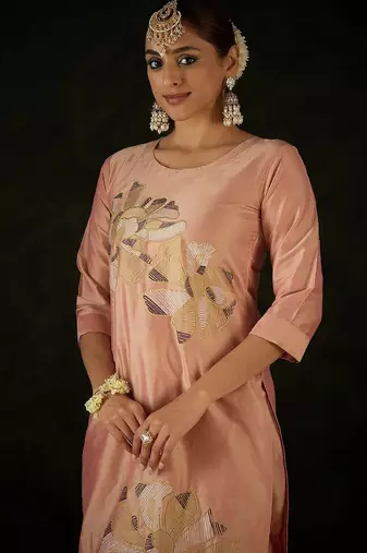 Women Floral Embroidered Regular Thread Work Kurta with Trousers