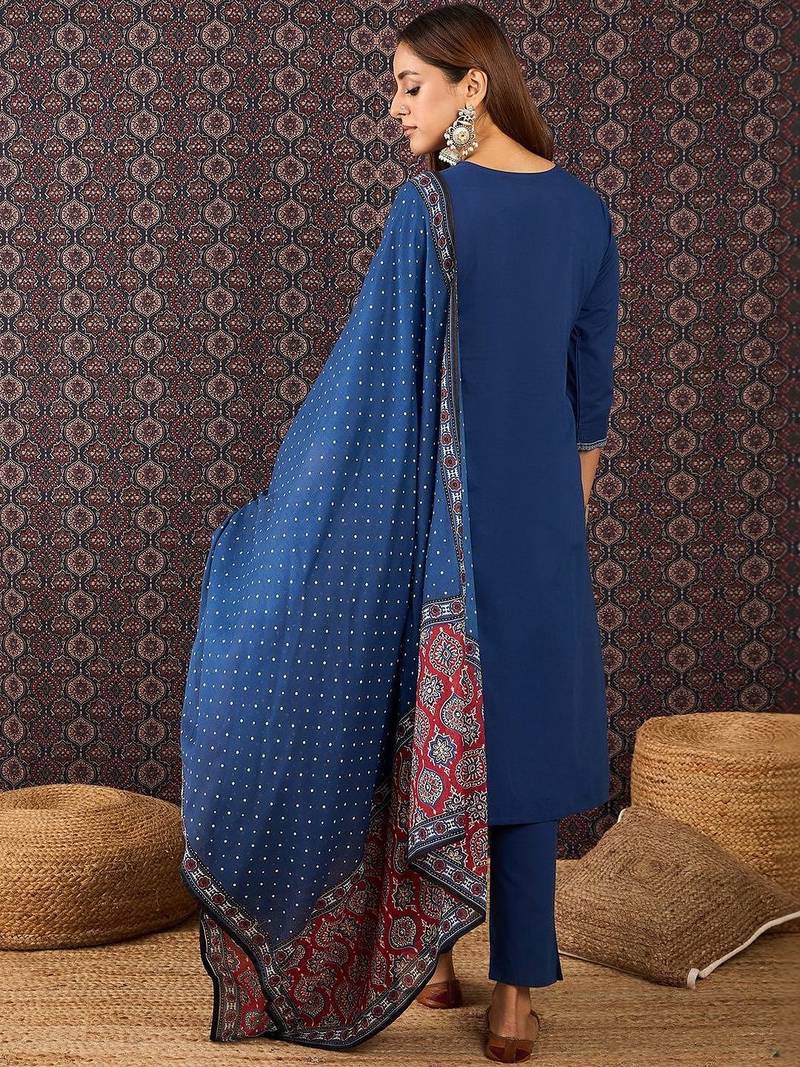 Women Ethnic Motifs Regular Thread Work Pure Cotton Kurta with Trousers & With Dupatta