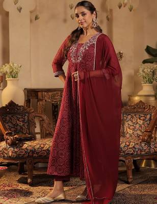 Women Ethnic Motifs Printed Panelled Sequinned Kurta with Trousers & With Dupatta 2