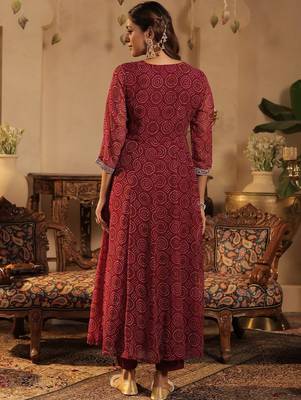 Women Ethnic Motifs Printed Panelled Sequinned Kurta with Trousers & With Dupatta 3