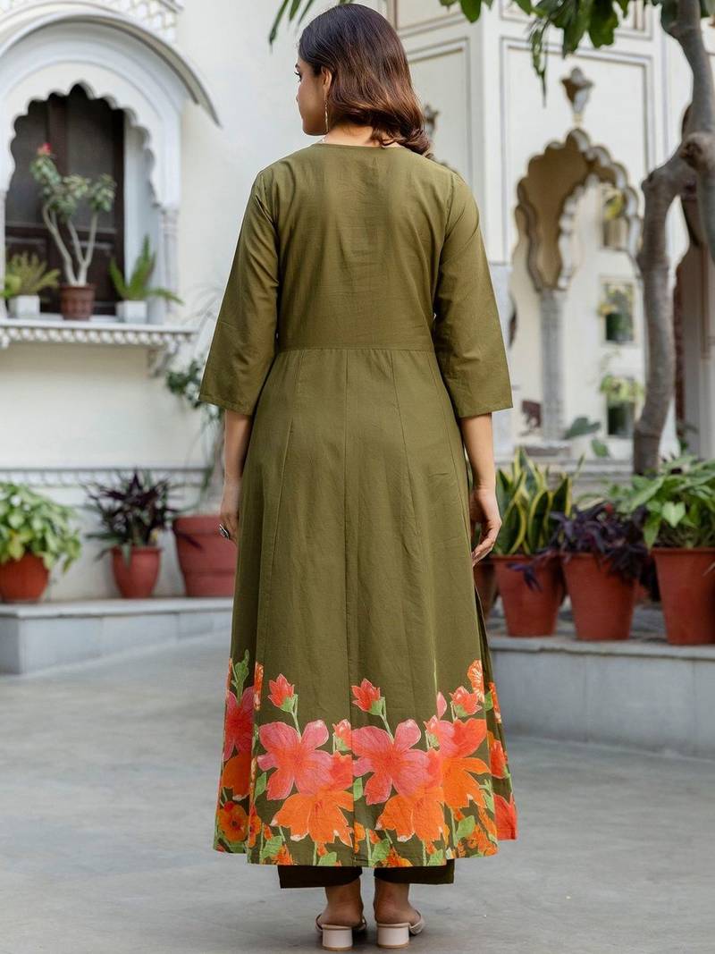 Women Floral Panelled Thread Work Pure Cotton Kurta with Trousers & With Dupatta