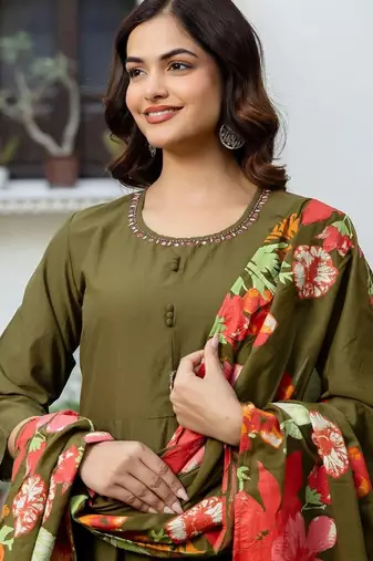 Women Floral Panelled Thread Work Pure Cotton Kurta with Trousers & With Dupatta