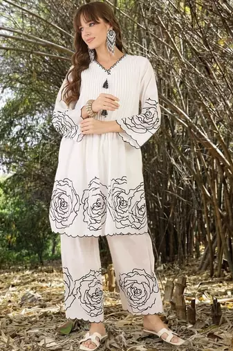 Women Floral Printed Pleated Thread Work Pure Cotton Kurta with Trousers