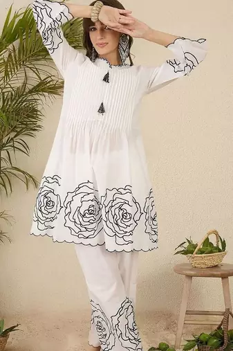 Women Floral Printed Pleated Thread Work Pure Cotton Kurta with Trousers