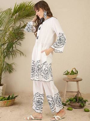 Women Floral Printed Pleated Thread Work Pure Cotton Kurta with Trousers 5