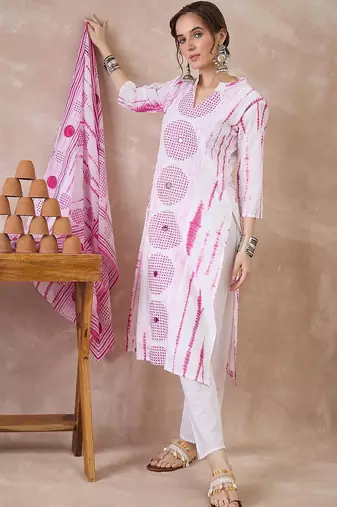 Women Dyed Regular Pure Cotton Kurta with Trousers & With Dupatta