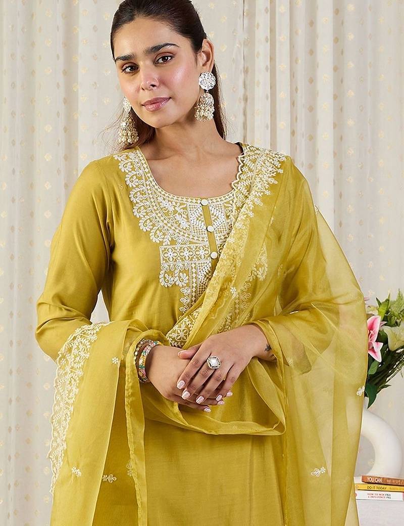 Women Ethnic Motifs Embroidered Regular Kurta with Trousers & With Dupatta