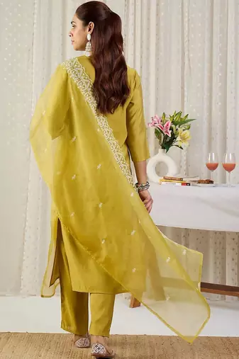 Women Ethnic Motifs Embroidered Regular Kurta with Trousers & With Dupatta