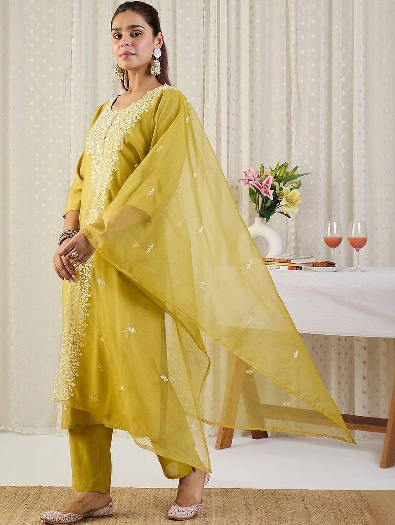 Women Ethnic Motifs Embroidered Regular Kurta with Trousers & With Dupatta