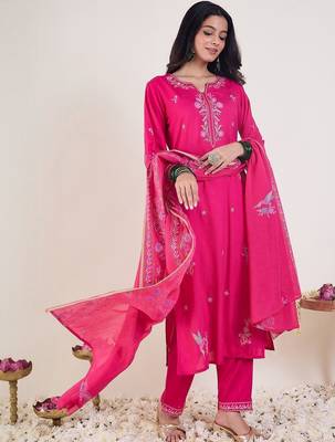 Floral Embroidered Regular Thread Work Kurta With Trousers & Dupatta 1