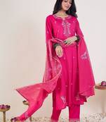 Floral Embroidered Regular Thread Work Kurta With Trousers & Dupatta