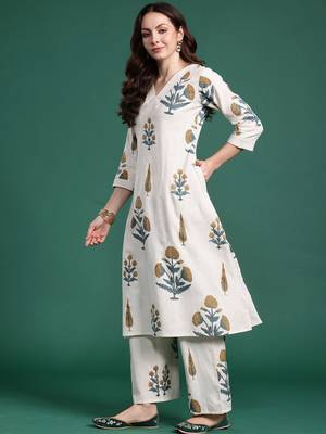 Floral Printed V Neck A Line Pure Cotton Kurta With Palazzos 4
